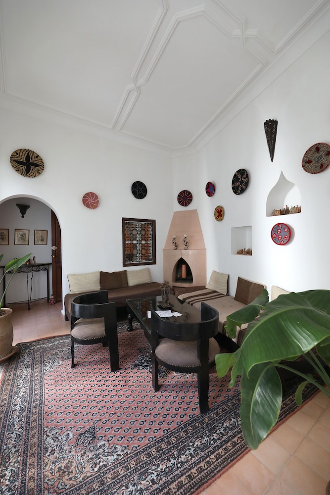 Riad Noor Charana 29/50