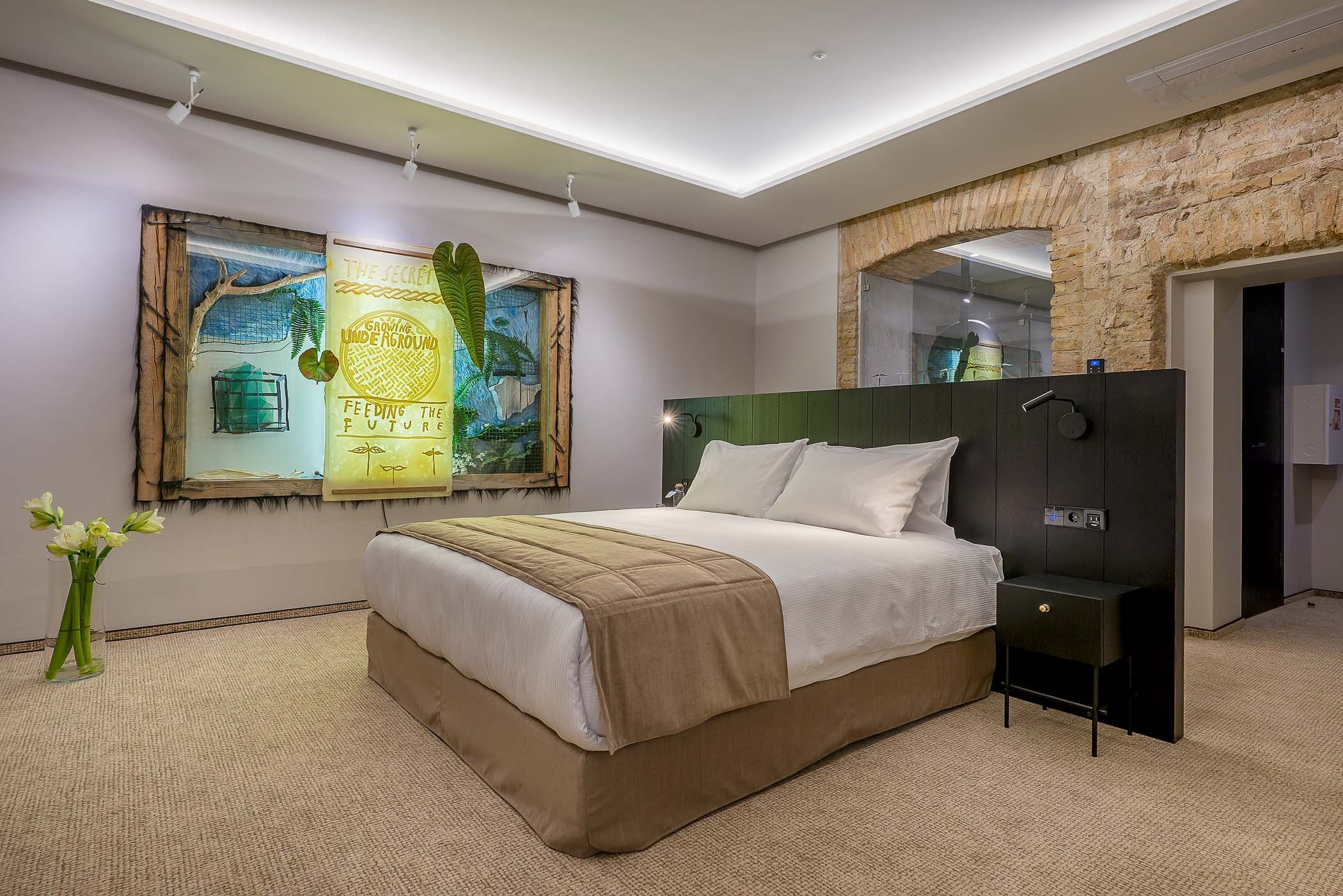 Artagonist Art Hotel 11/37