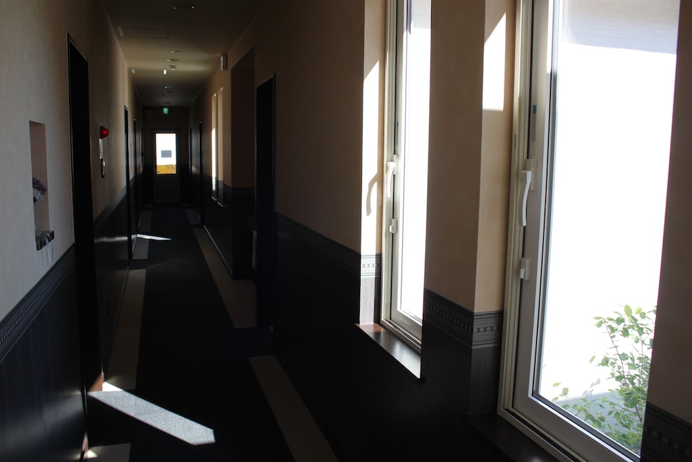 Petit Hotel Blaneneige 8/66