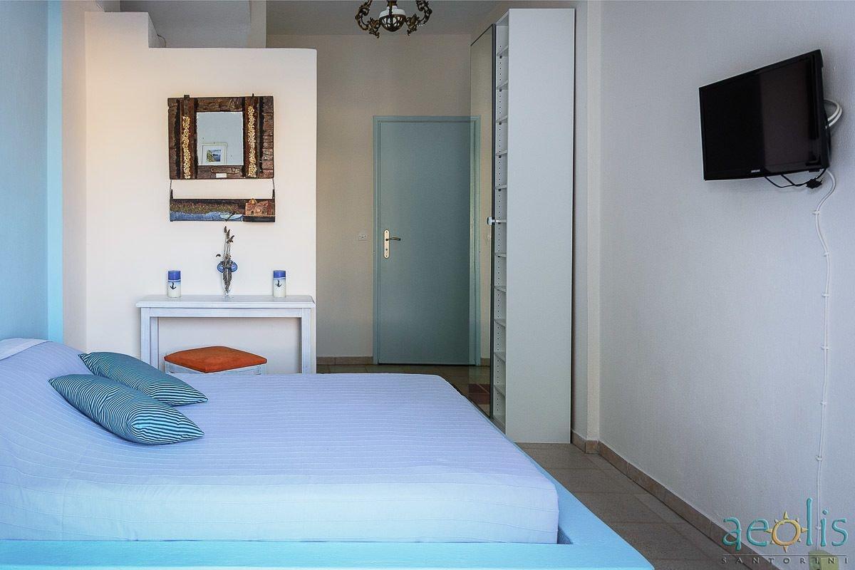 house, private pool، Aeolis Santorini 2/10