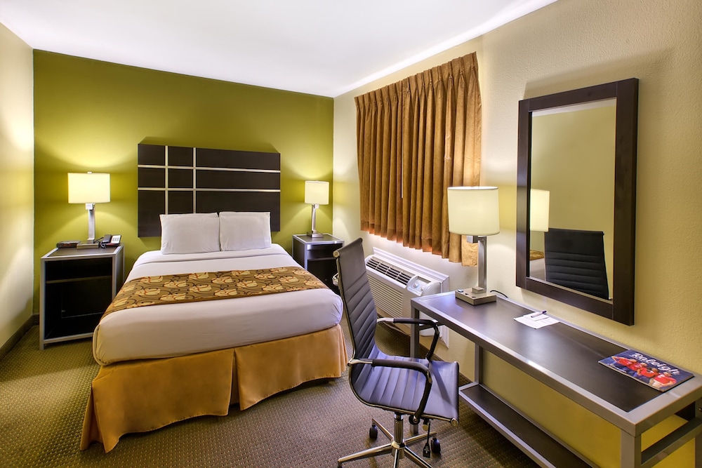 Country Hearth Inn Knightdale Raleigh 26/28