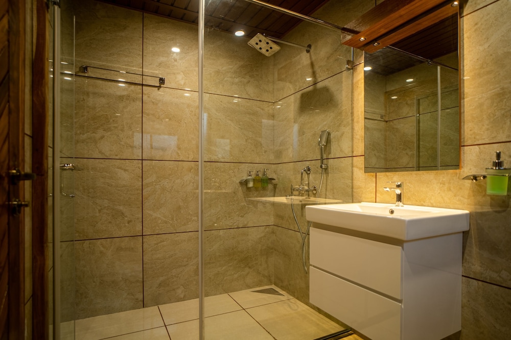 Coral Reef Resort 50/50