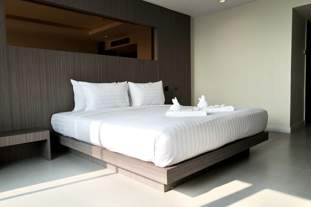 URBAN, KING BED