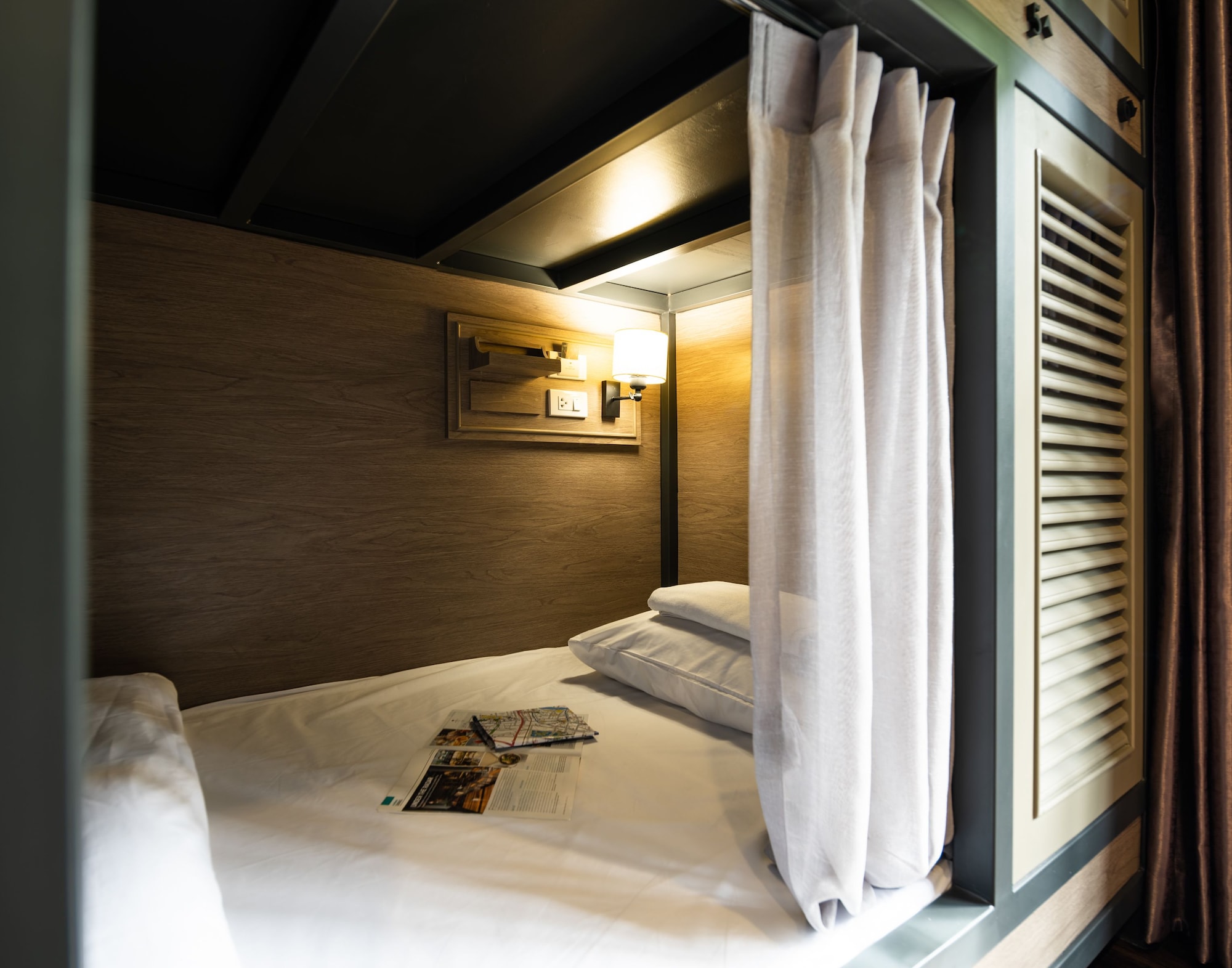 FEMALE DORM, 10 BEDS