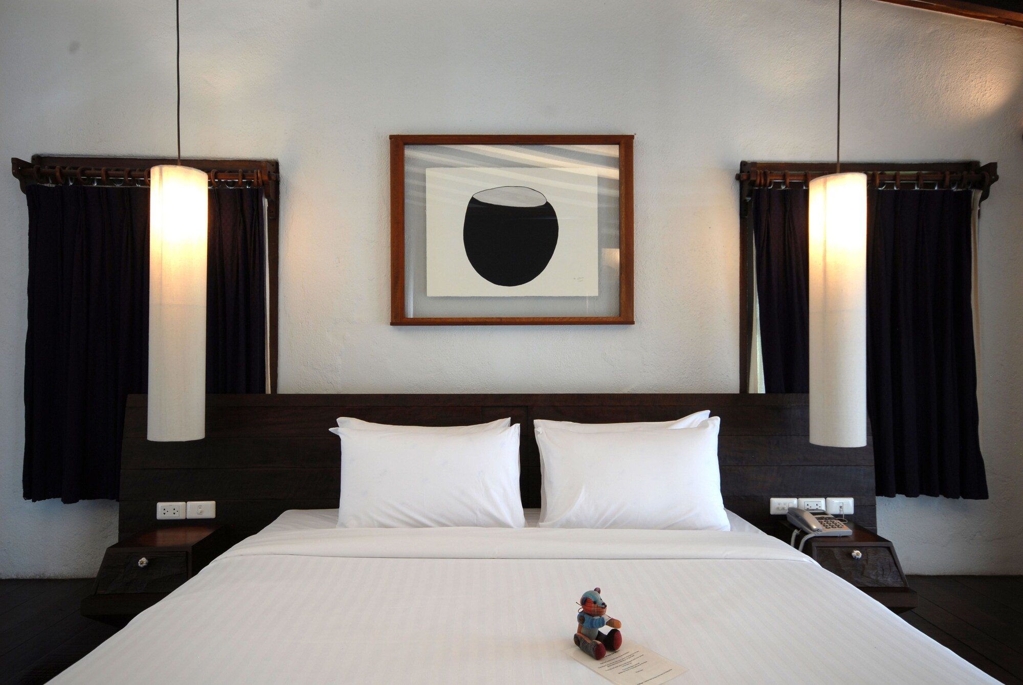 SUITE, KING BED