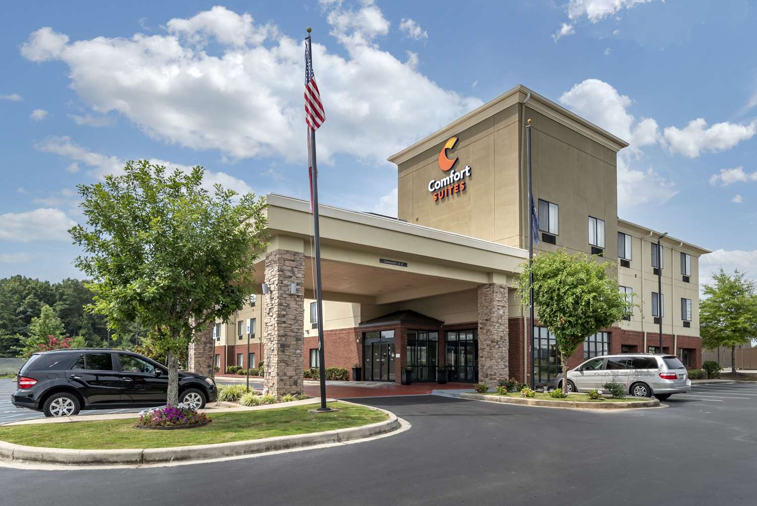Comfort Suites Pell City near Logan Martin Lake 33/39