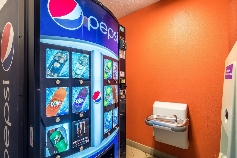 Motel6 Harvey, IL 35/47