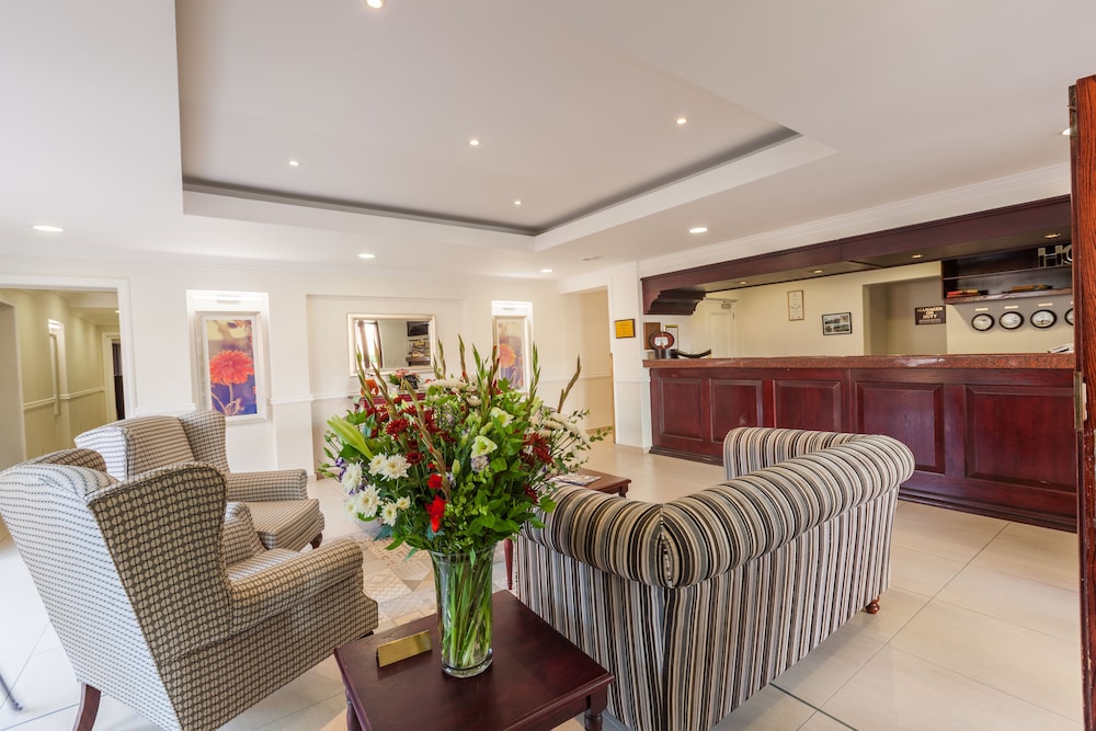 Courtyard Hotel Rosebank 8/47