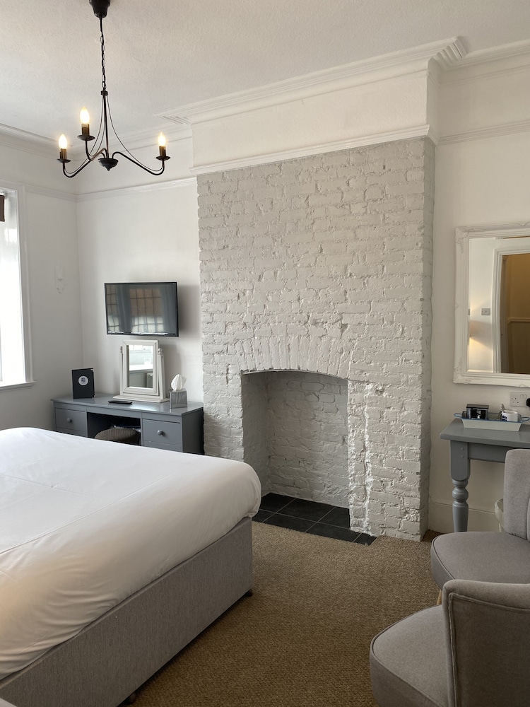 Castle Hotel 50/50