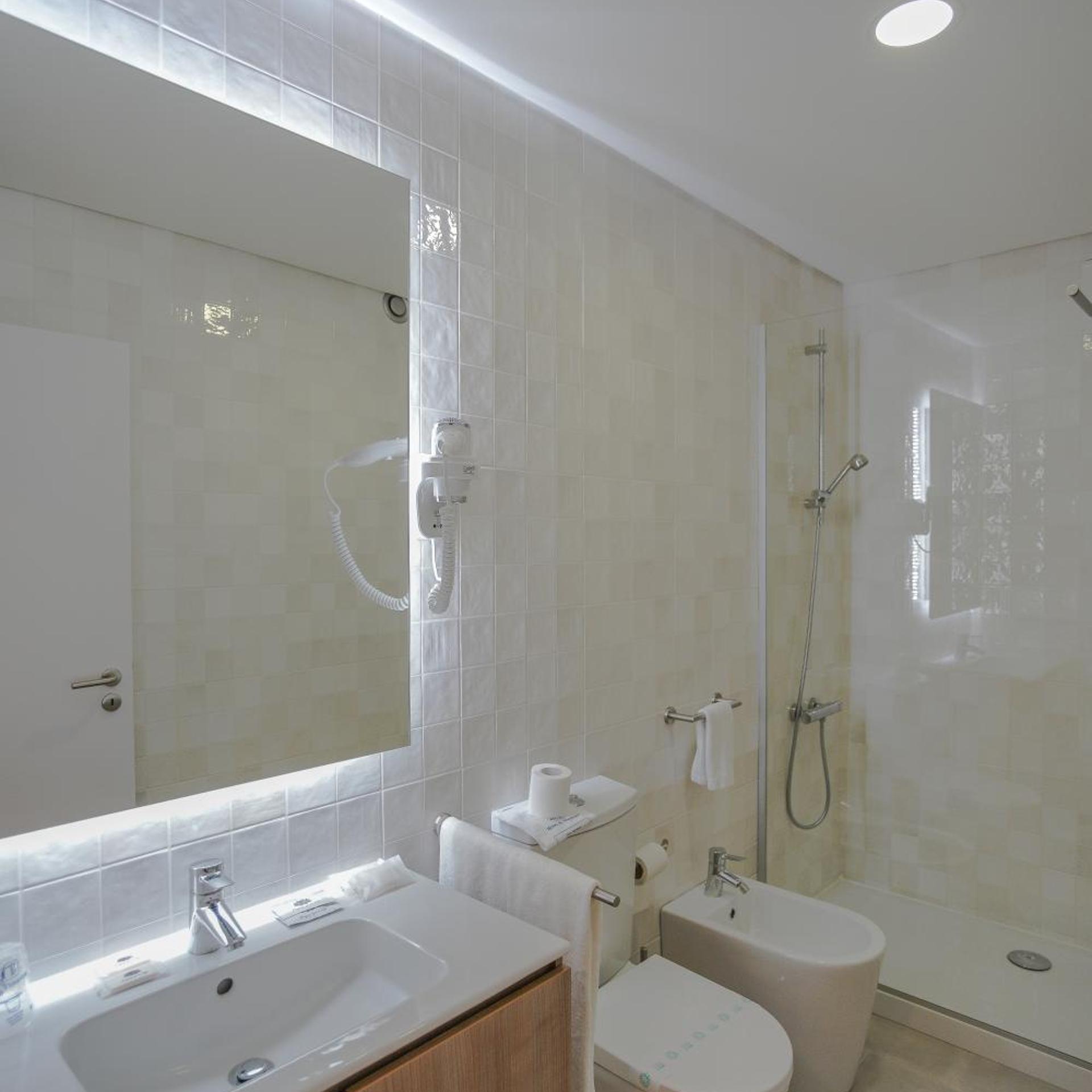 غرفة بسرير مزدوج بحمام خاص، Hotel Teresinha 6/7