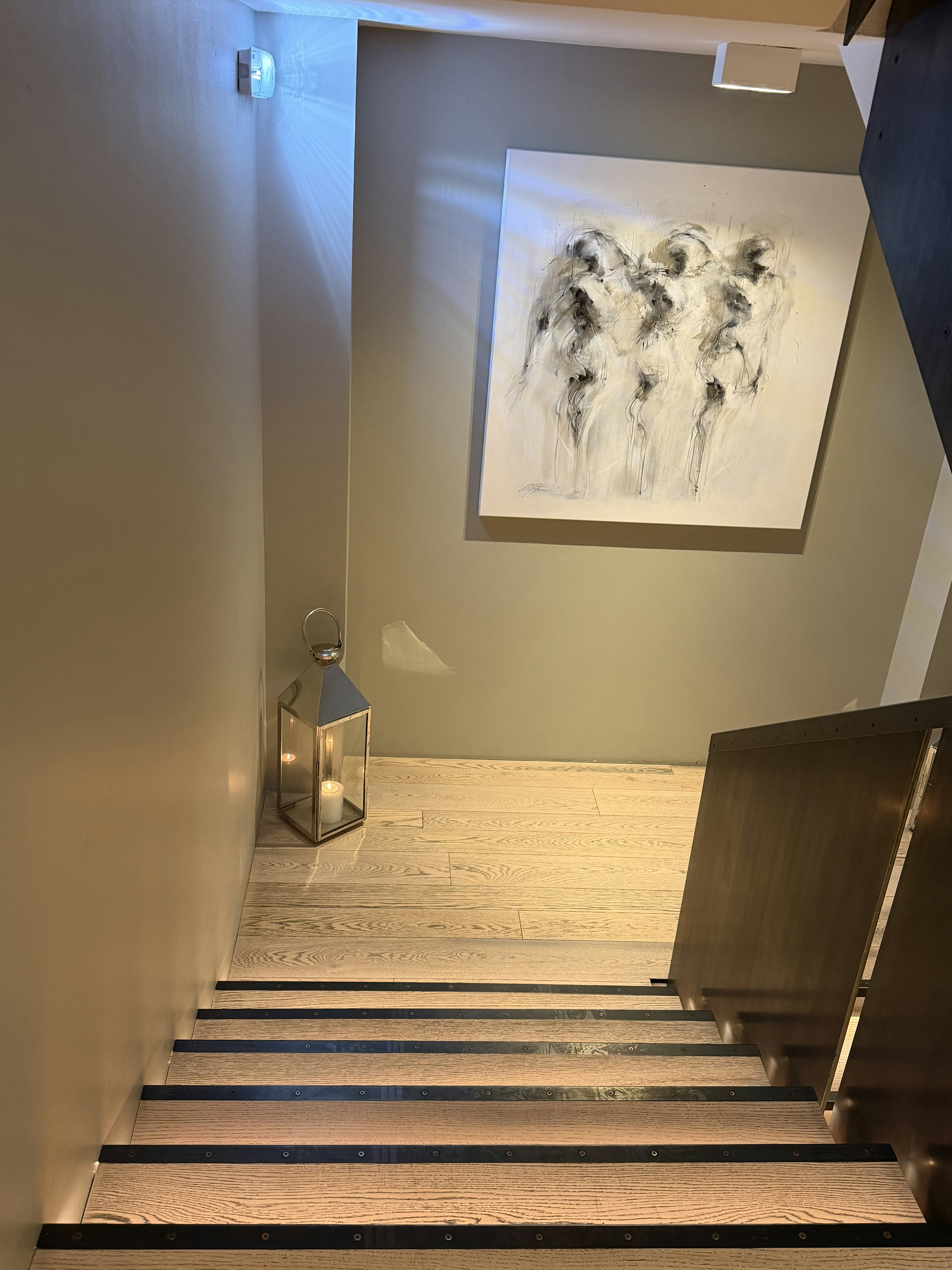 Hotel Lotus 4/50