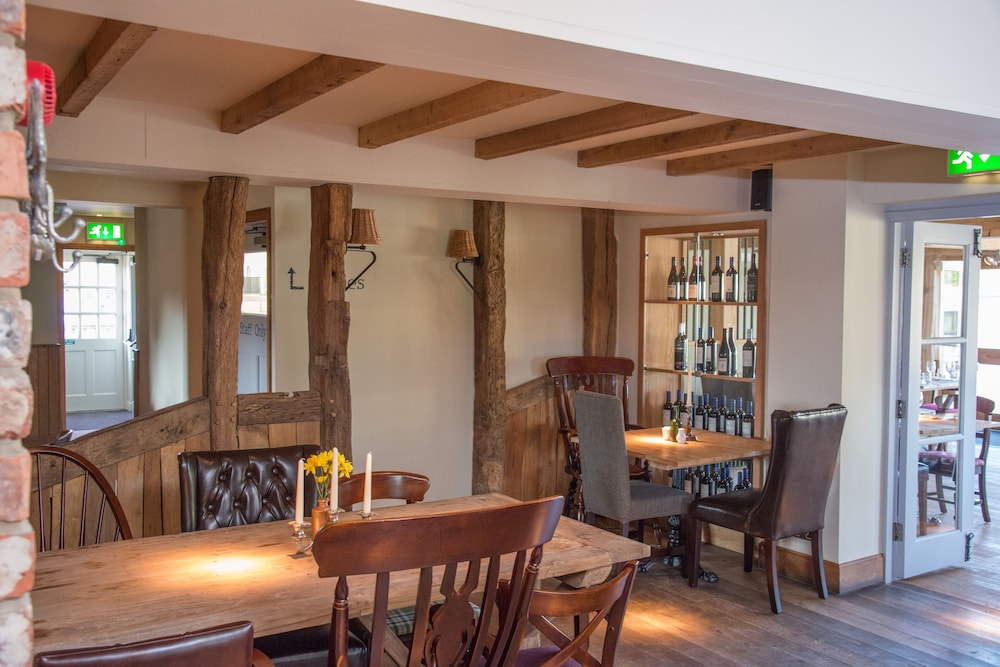 The Swan Inn 13/15