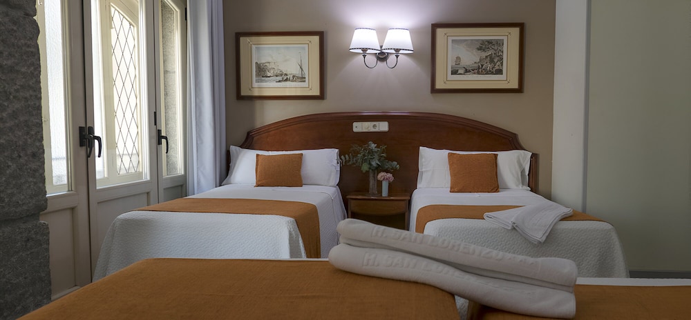 Hostal San Lorenzo 28/50
