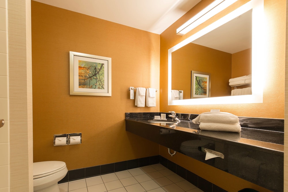 Fairfield Inn Suites By Marriott Portsmouth Exeter 13/28