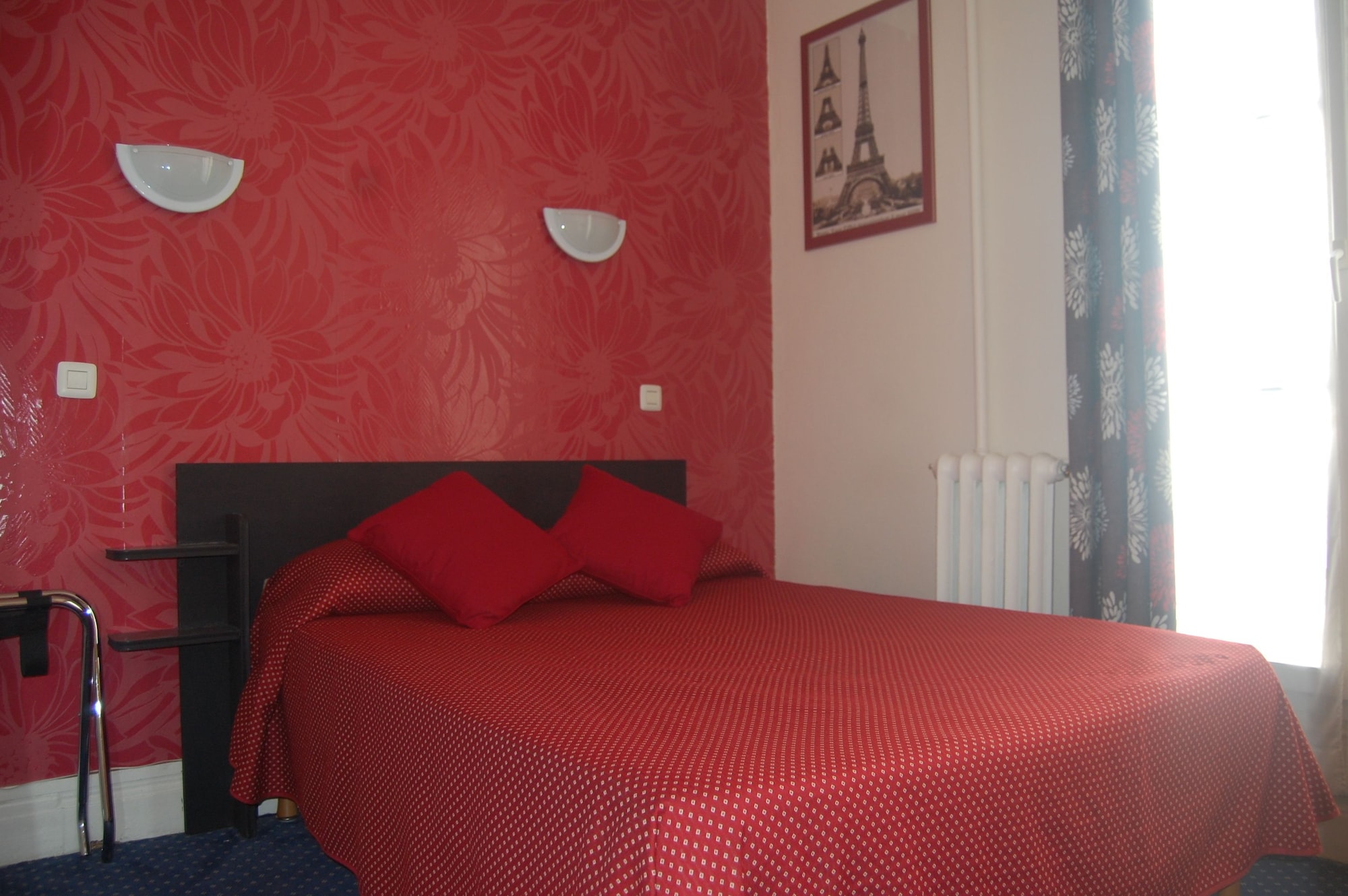 ROOM, SINGLE
