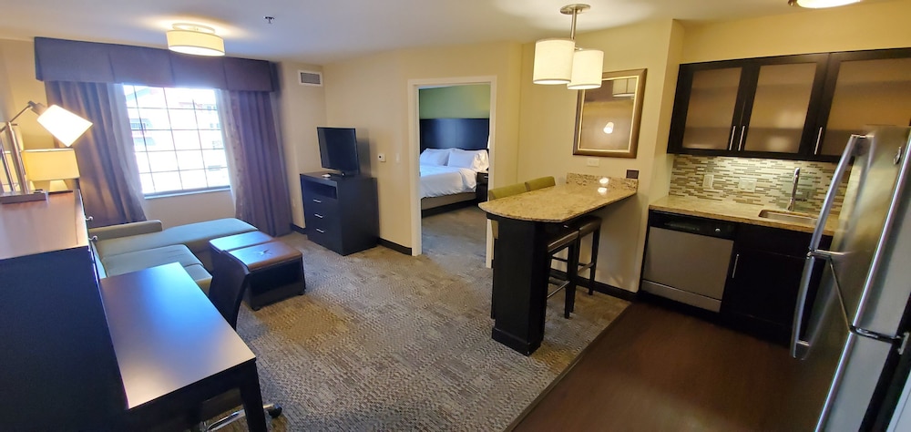 STAYBRIDGE SUITES EAU CLAIRE - ALTOONA 36/67