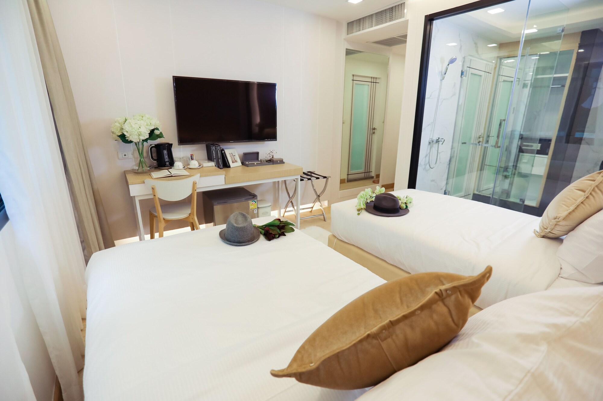 SUPERIOR, TWIN BEDS