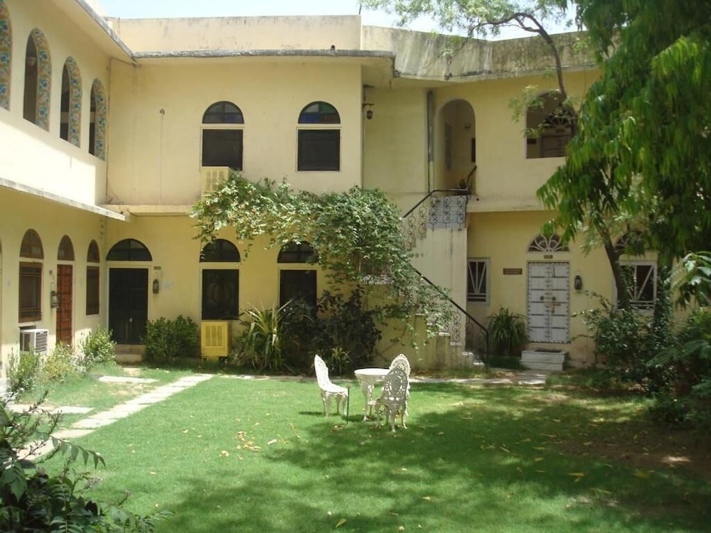 Bissau Palace 43/50