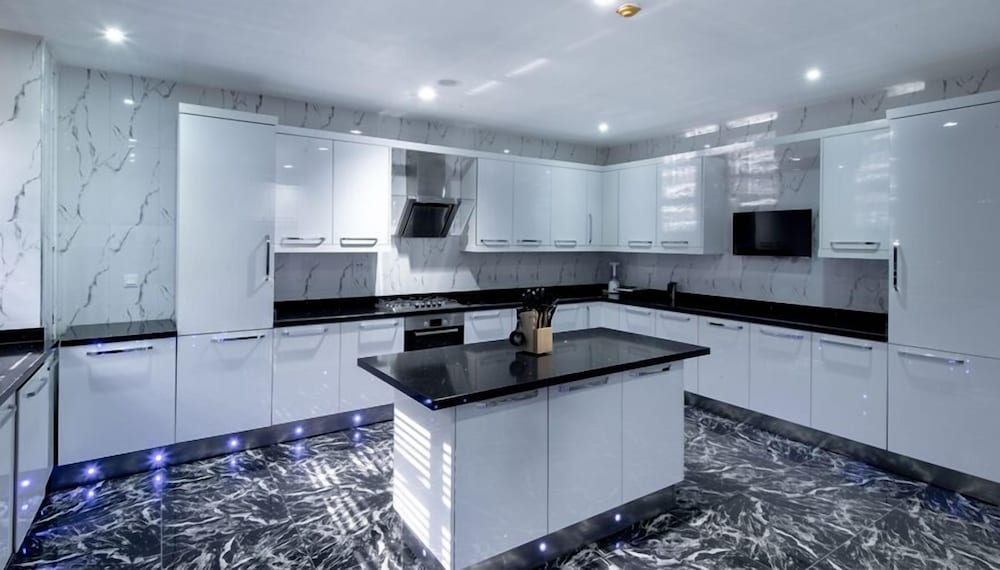Wells Carlton Hotel and Apartment Abuja 45/57