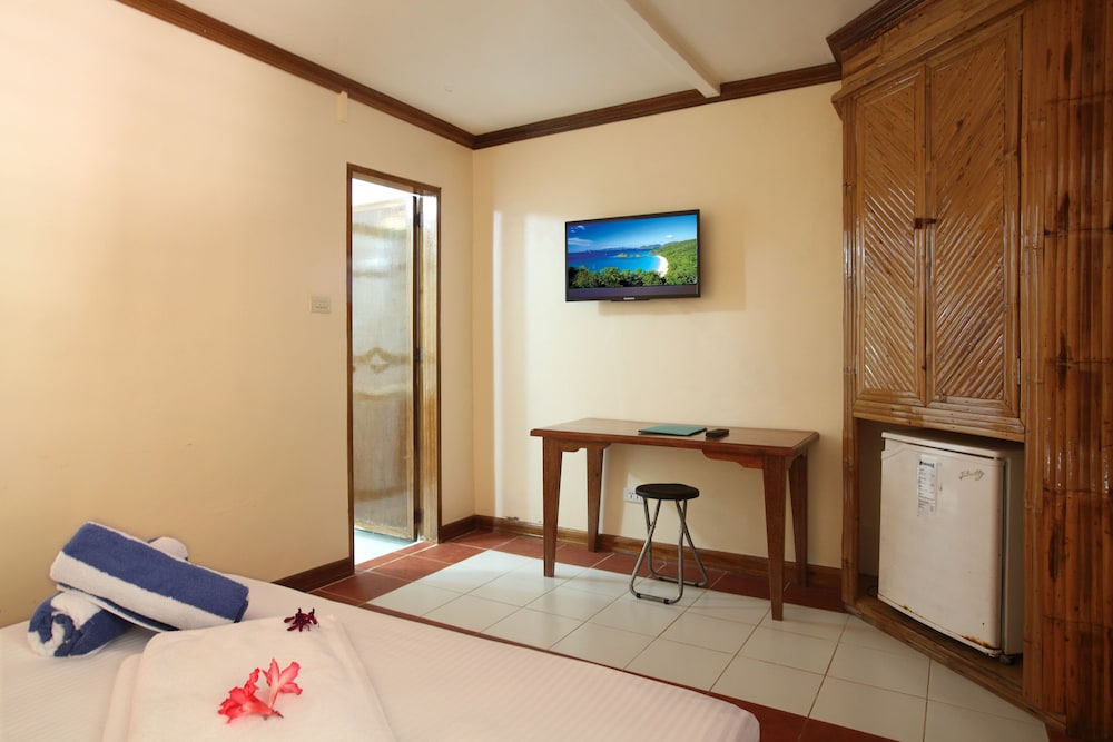 El Galleon Beach Resort Asia Divers 24/68