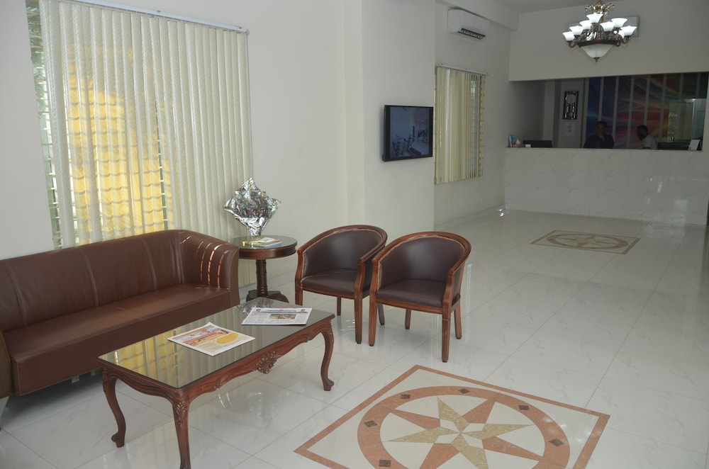 La Rose Hotel 32/54