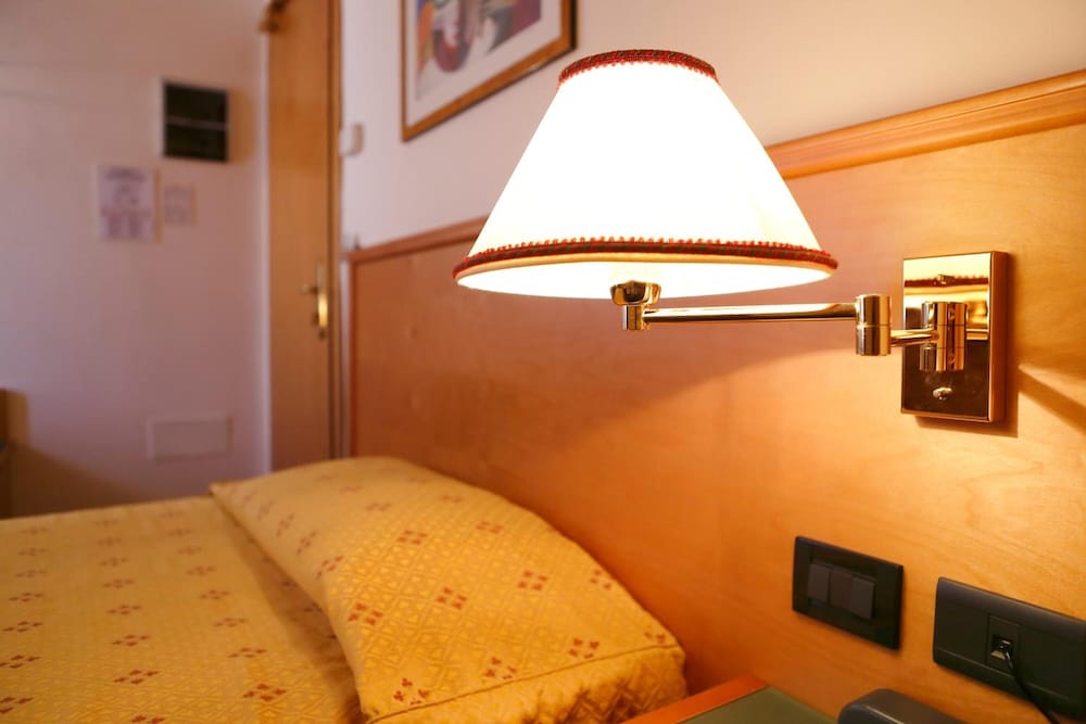Hotel Estense 28/40