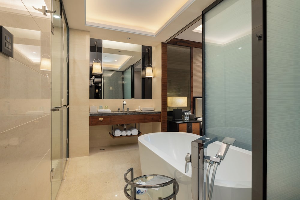 Kande International Hotel 50/50