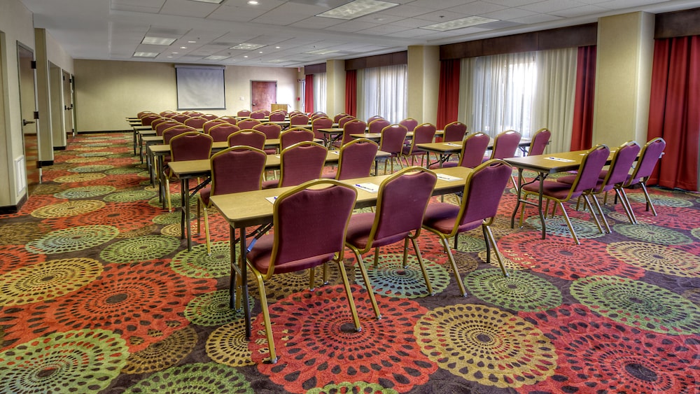 Holiday Inn Express Greenville 48/64