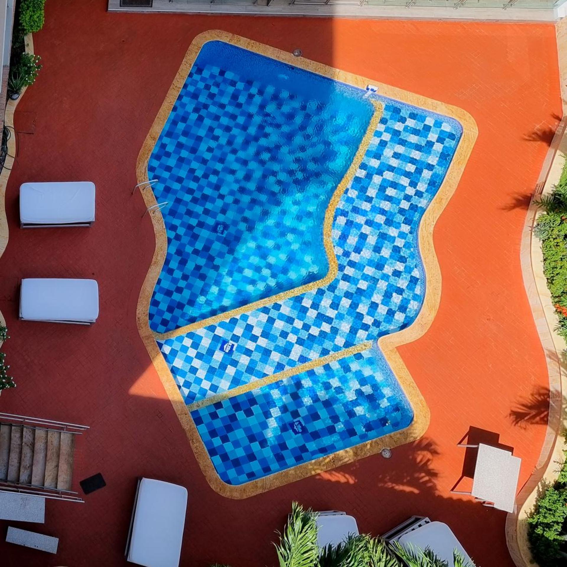 Atlantis Plaza Hotel 4/50