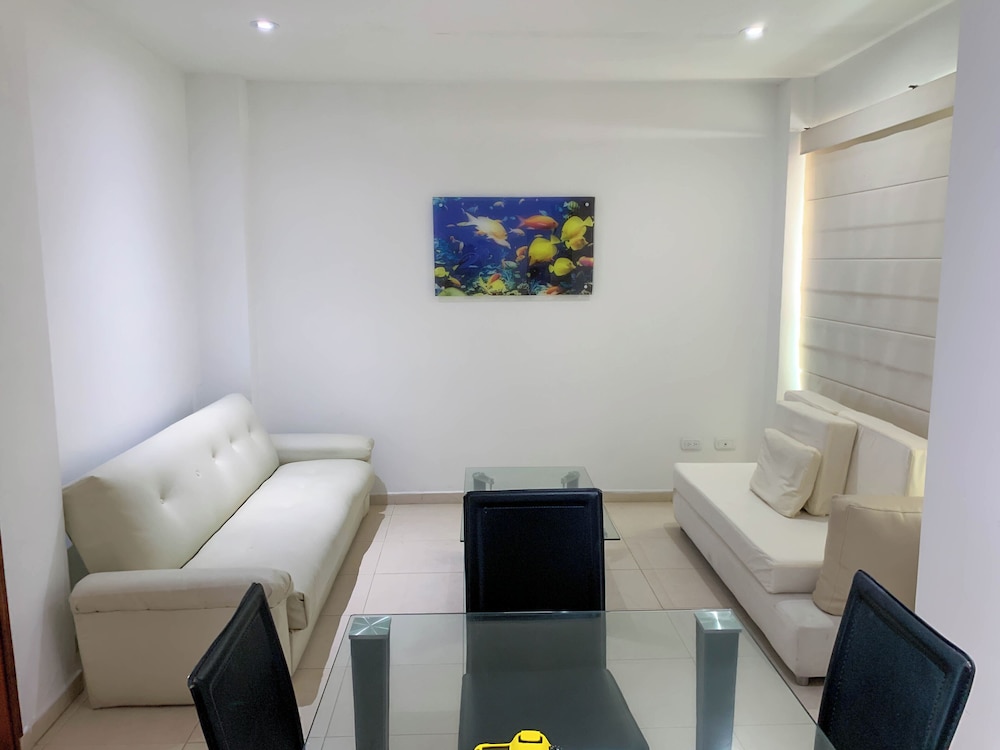 Coral Reef Hotel 42/58