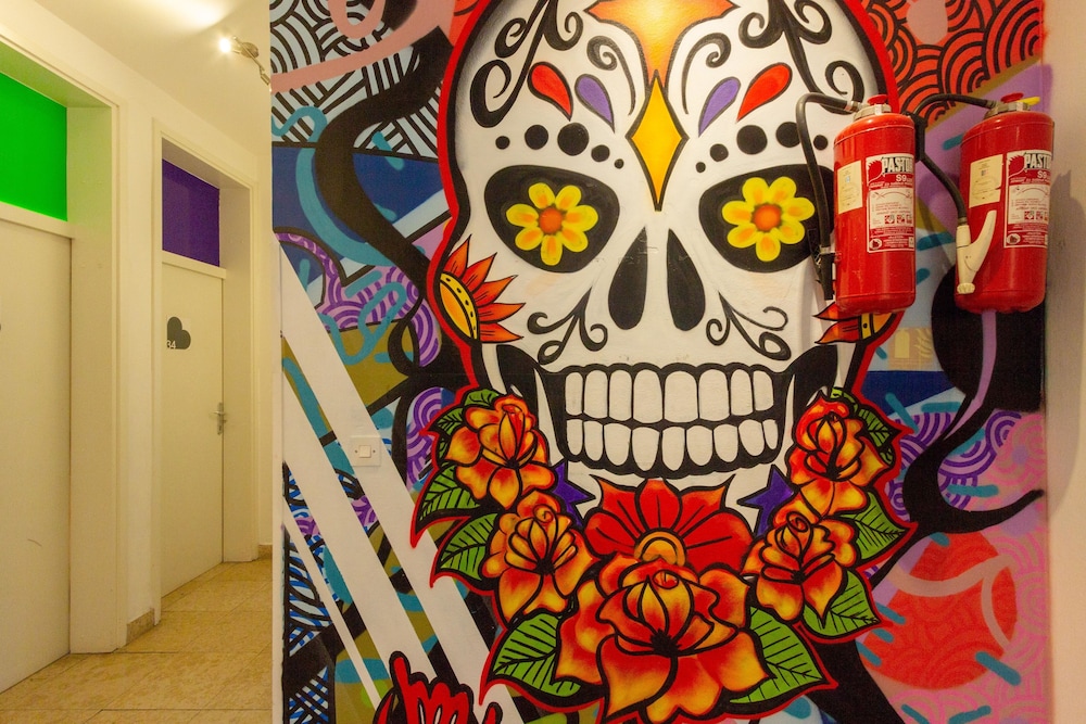 Whole Wide World Hostel & Bar 38/50