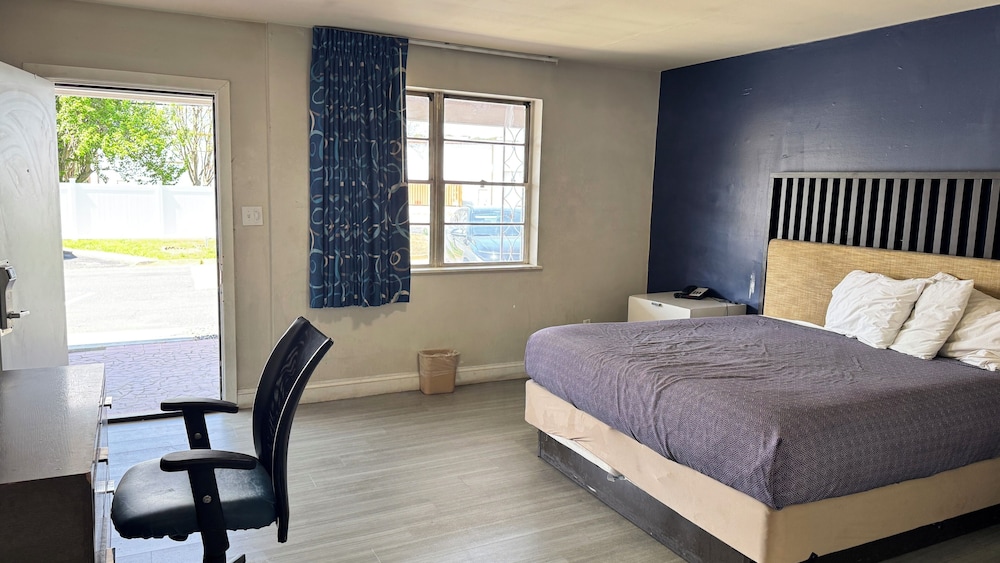 Economy 7 Inn Hampton W Pembroke 28/64