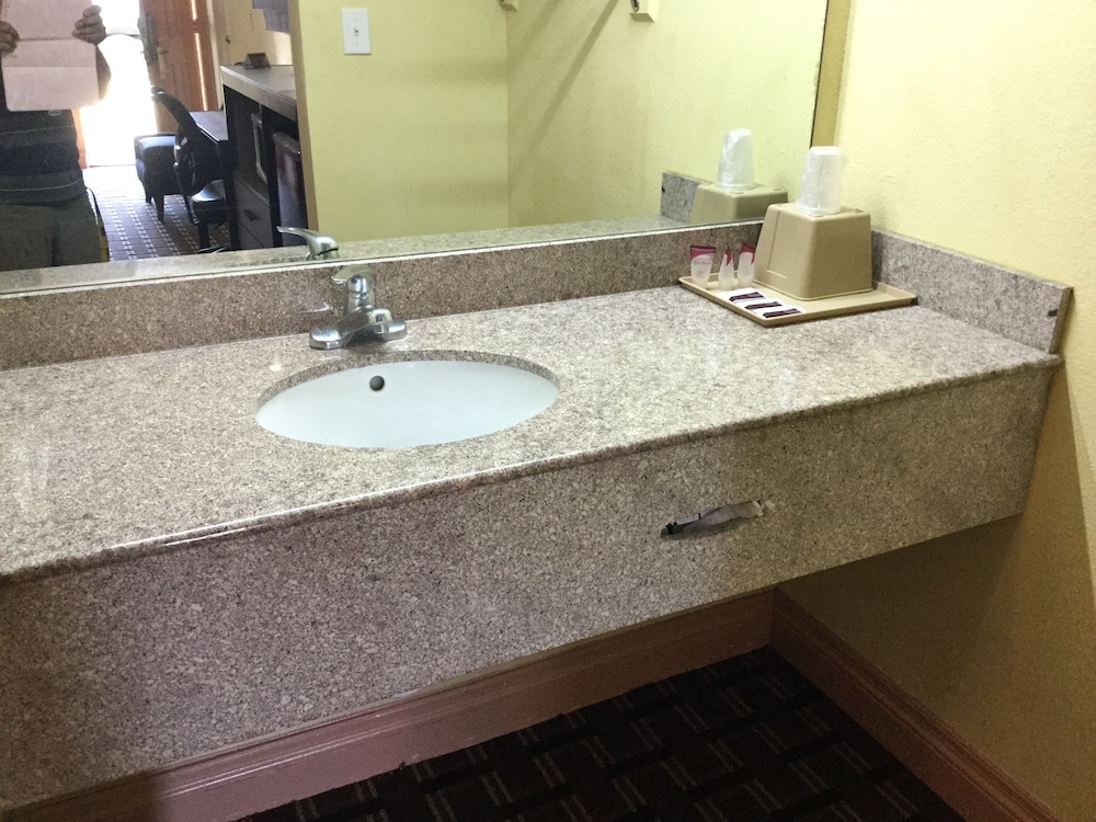 Palace Inn 18/40