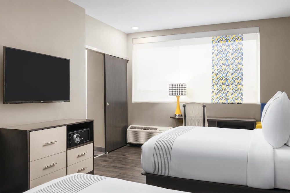 غرفة قياسية بسريرين كوين لذوي الإعاقة، Glo Best Western Dawley Farms In Sioux Falls 7/10