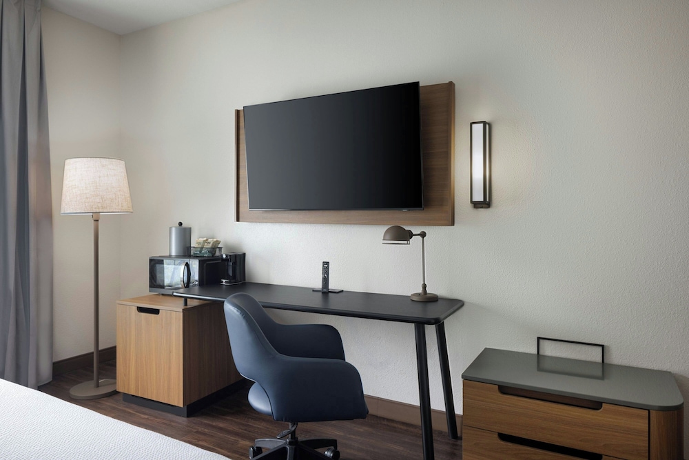 Fairfield Inn And Suites Lake City 41/50