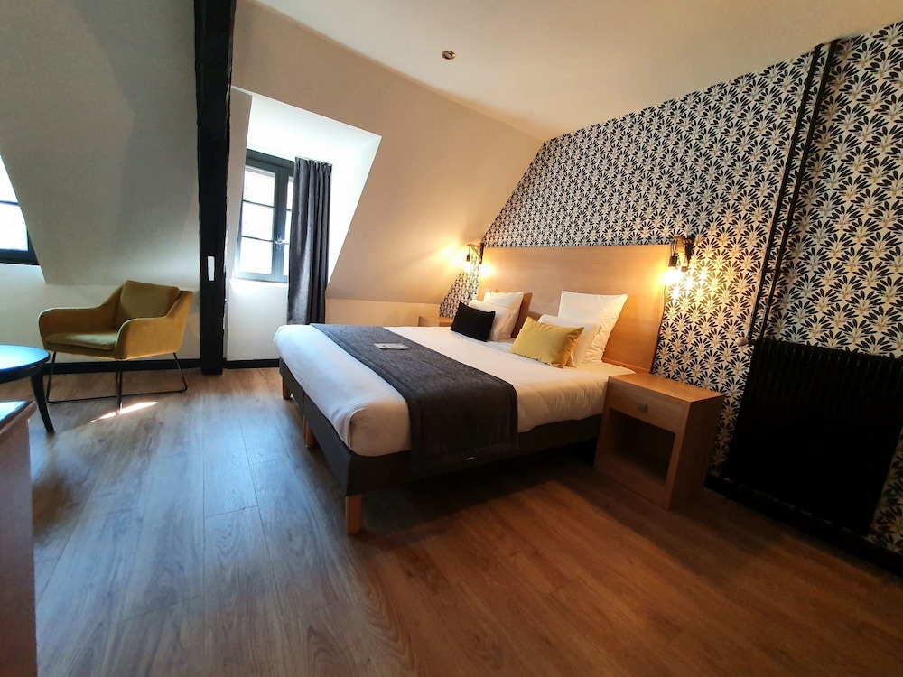 KYRIAD CHALON SUR SAONE CENTRE 32/63
