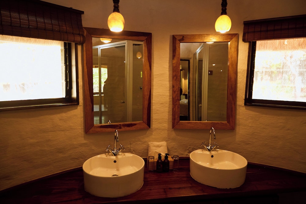 Mopane Bush Lodge 34/34