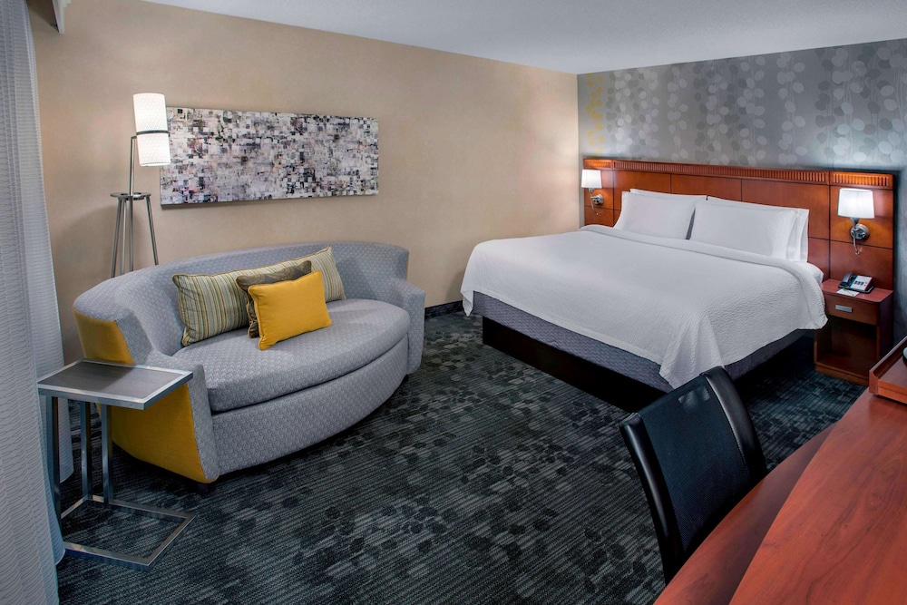 Sonesta Select Philadelphia Airport 9/54