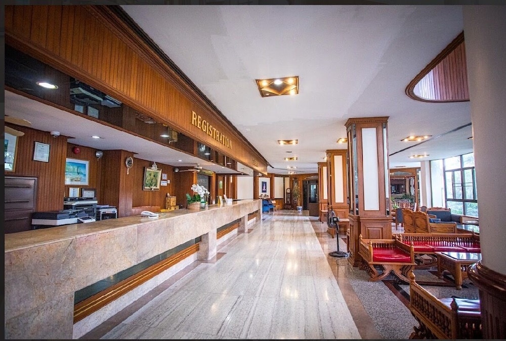 Royal Palace Hotel 11/66