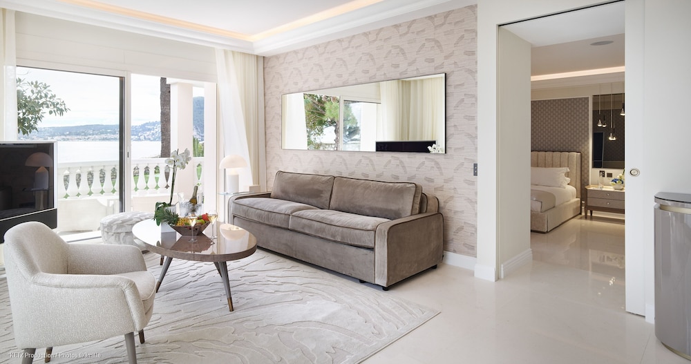 Cap Estel 36/77