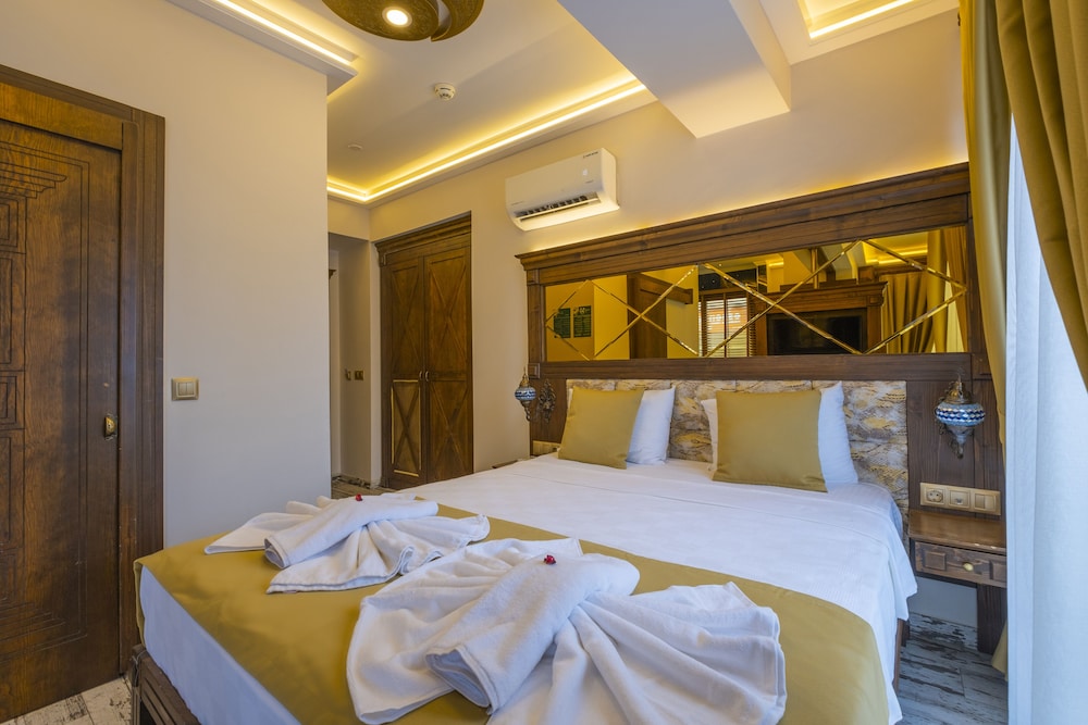 Reis Royal Hotel 38/80
