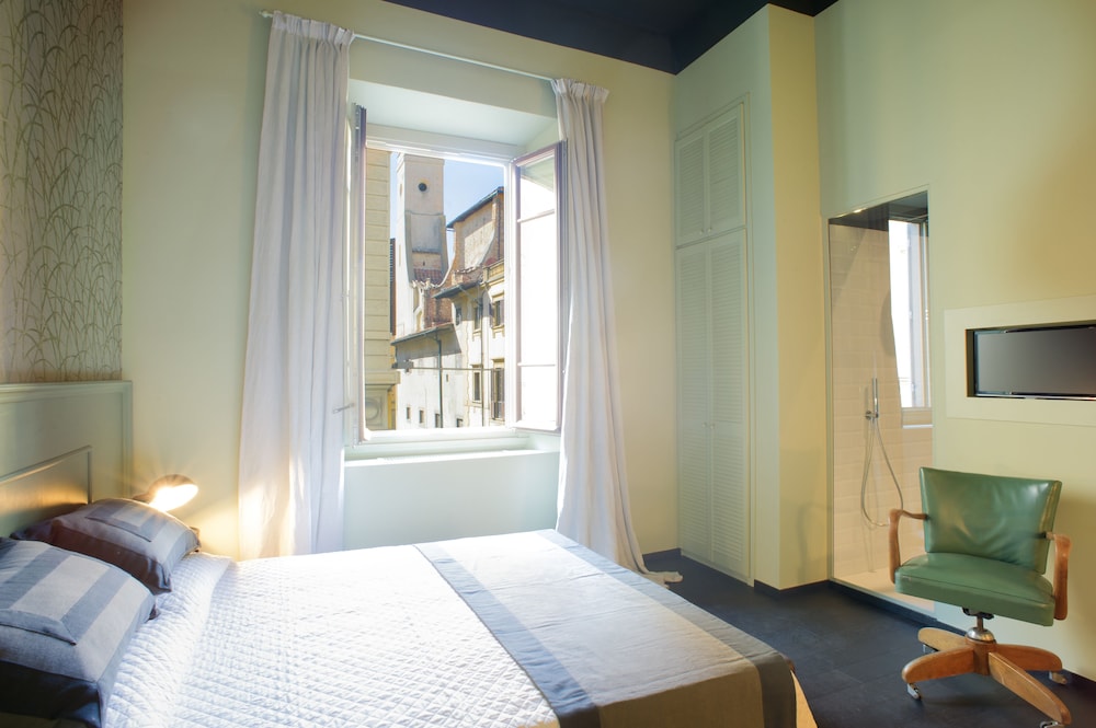Arnobio Florence Suites 7/34