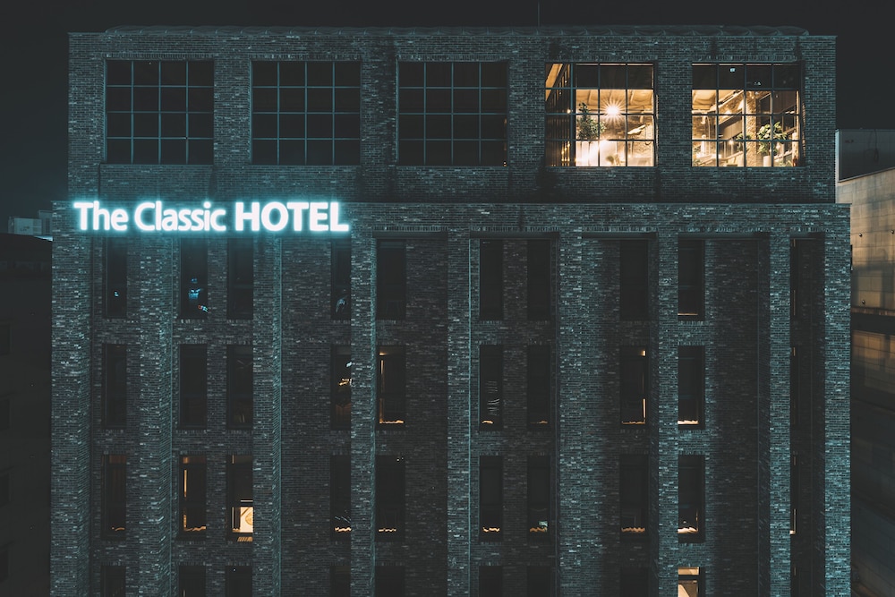 The Classic Hotel 6/68