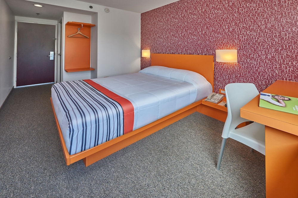 Room, Queen Bed