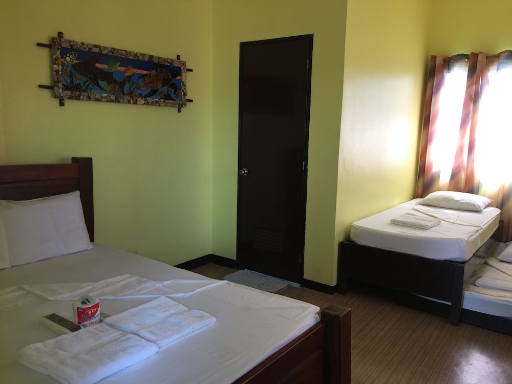 FAMILY, 1 SINGLE AND 2 DOUBLE BEDS