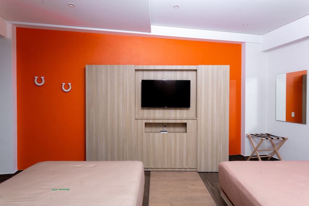 Xcoco Inn 18/36