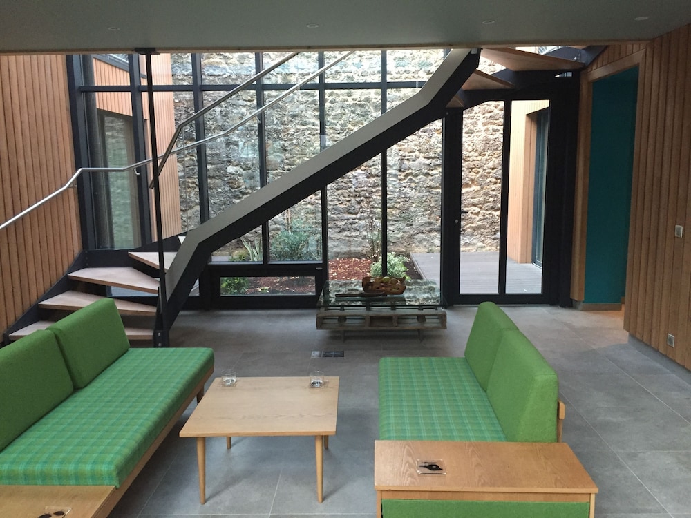 Eden Lodge Paris 23/40