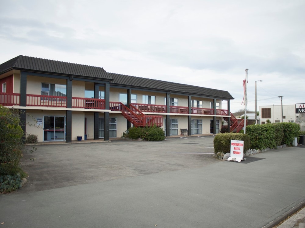 Alpine Motel 7/71
