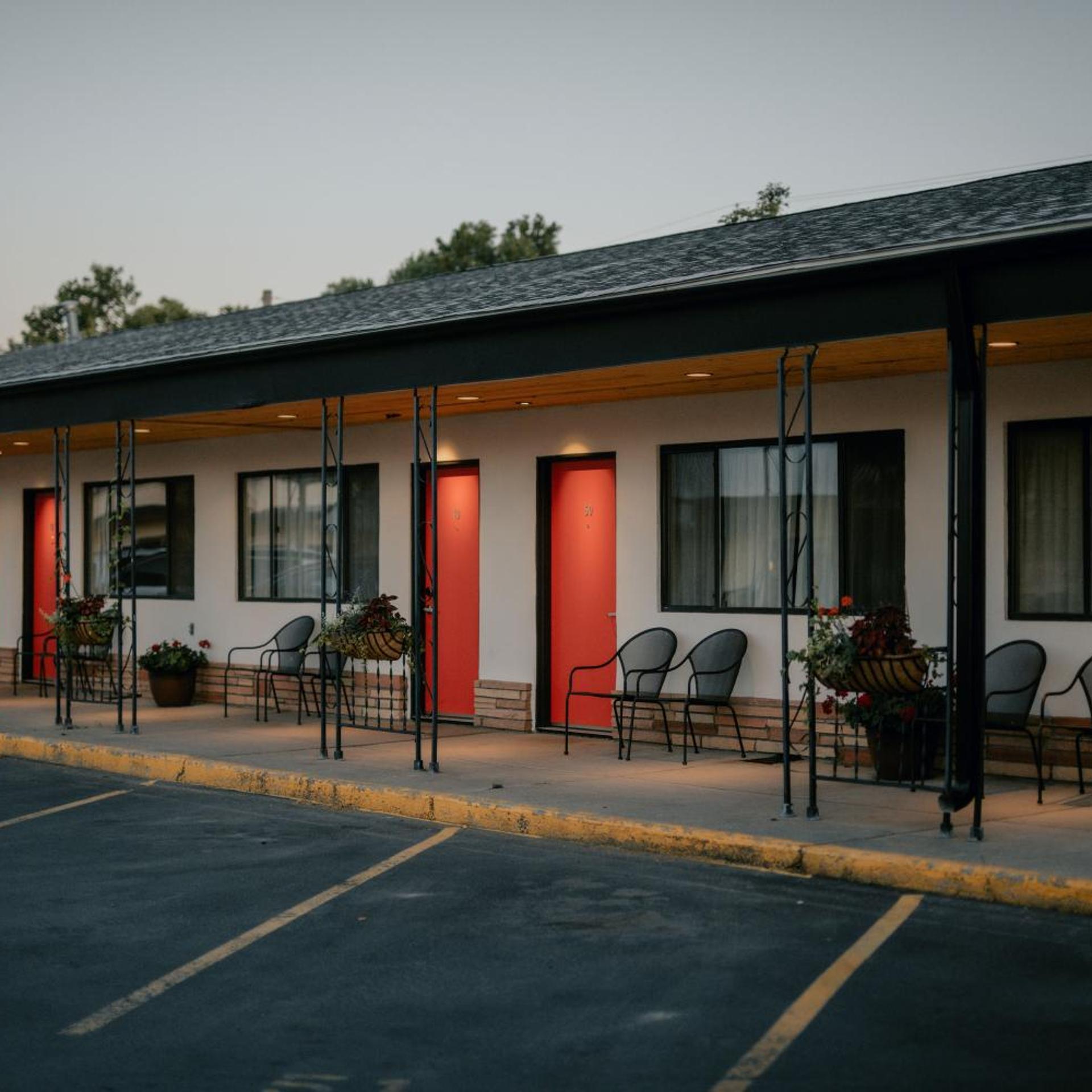 The Sapphire Motel 24/50