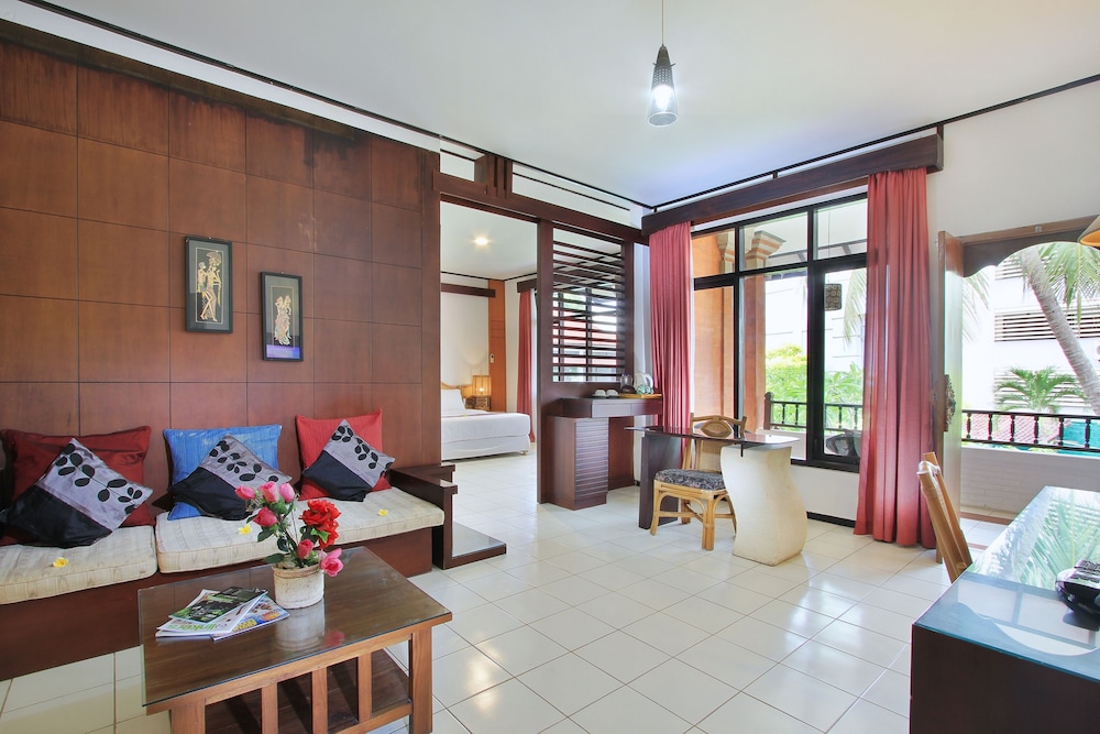 Puri Naga Beachfront Cottages 43/65